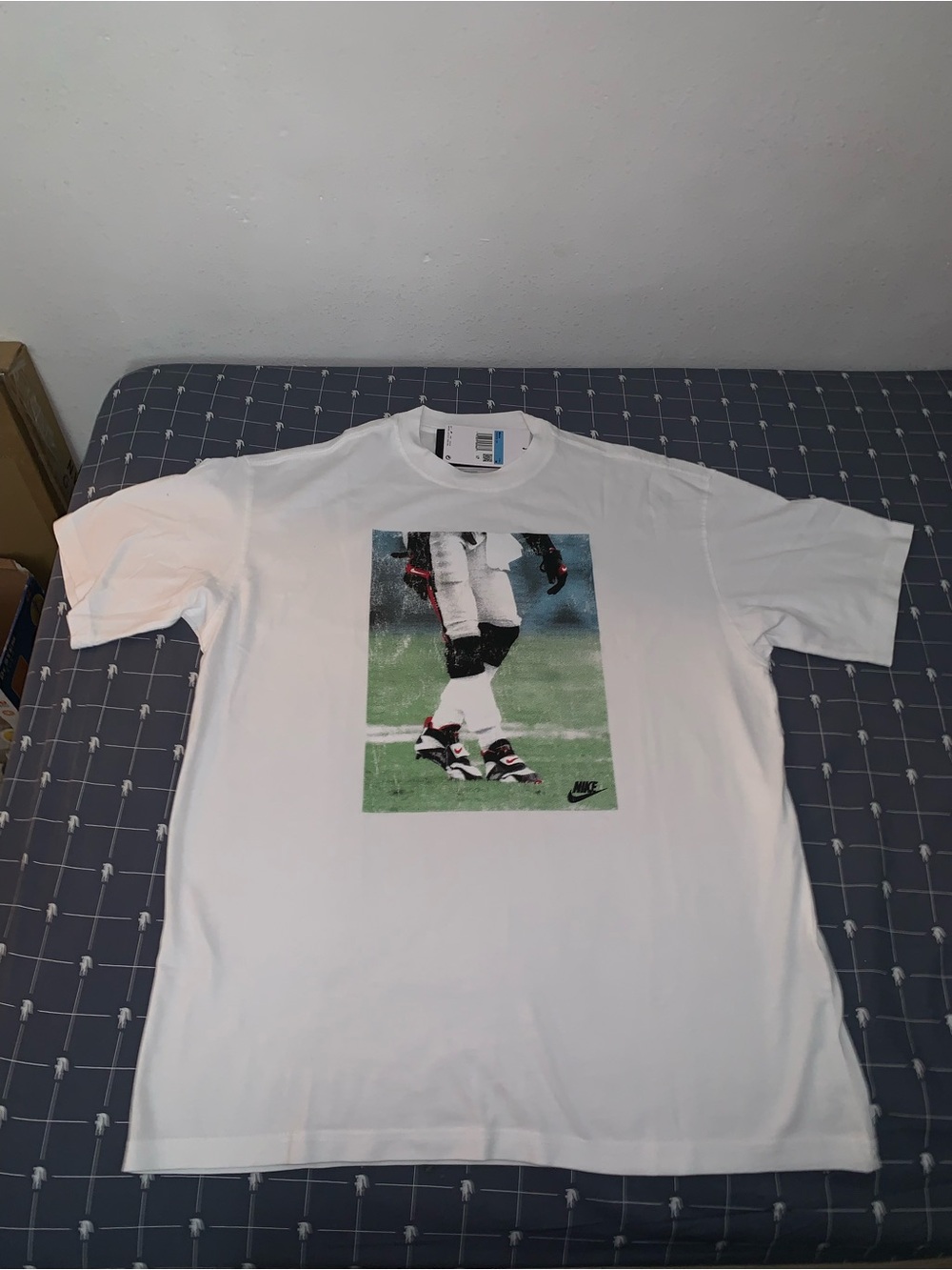Nike Deion Sanders Diamond Turf T-Shirt White HQ0018-100 Size: Medium